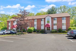 1510 Skyline Dr 12, Lowell, MA 01854