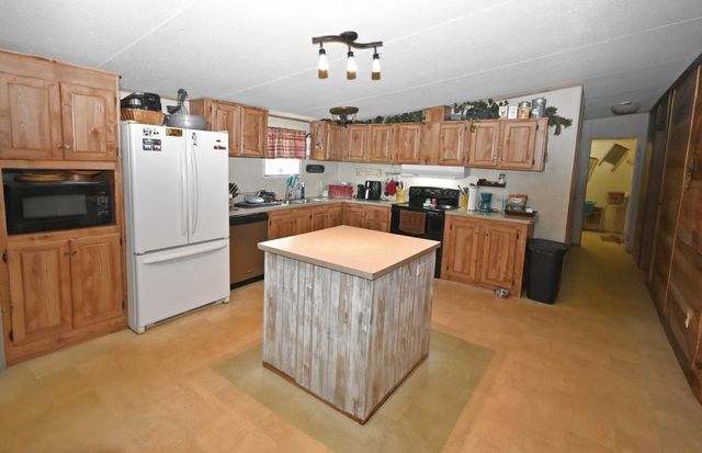 374 W Farm Road 1567 W, Yantis, TX 75497