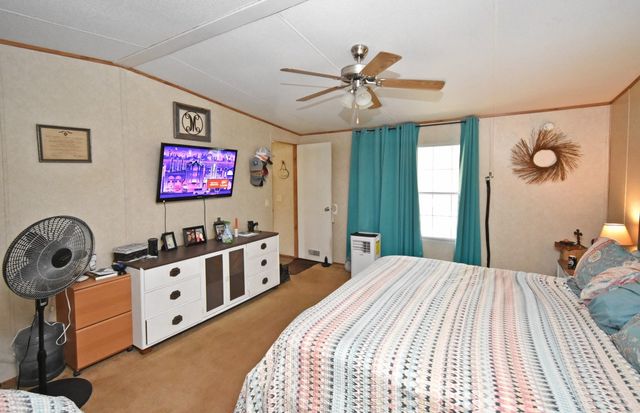 374 W Farm Road 1567 W, Yantis, TX 75497