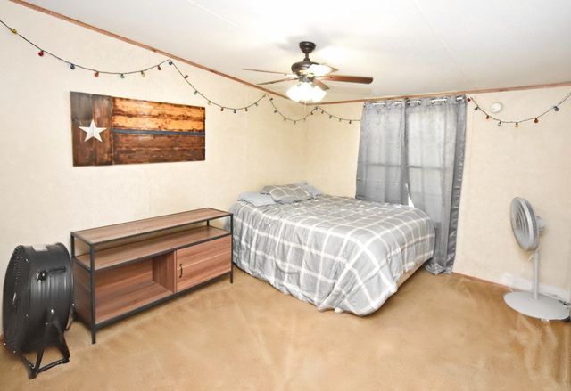 374 W Farm Road 1567 W, Yantis, TX 75497