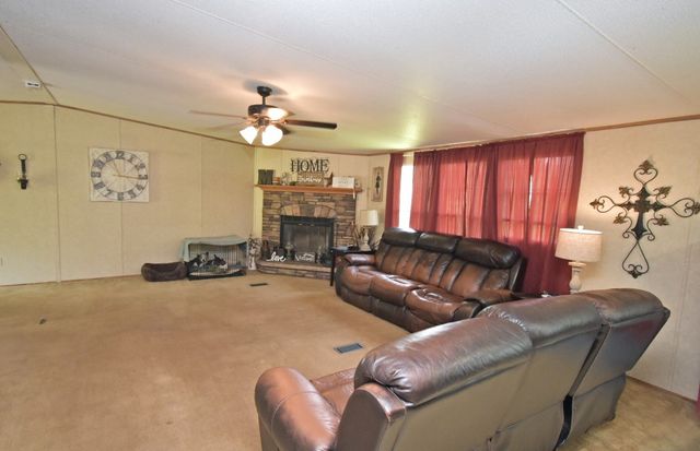 374 W Farm Road 1567 W, Yantis, TX 75497