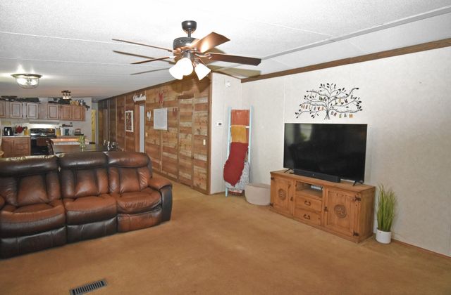 374 W Farm Road 1567 W, Yantis, TX 75497