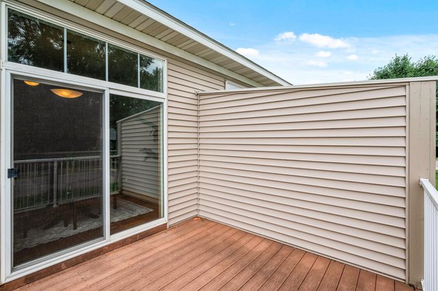 20060 Heritage Drive, Lakeville, MN 55044