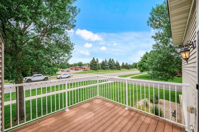 20060 Heritage Drive, Lakeville, MN 55044