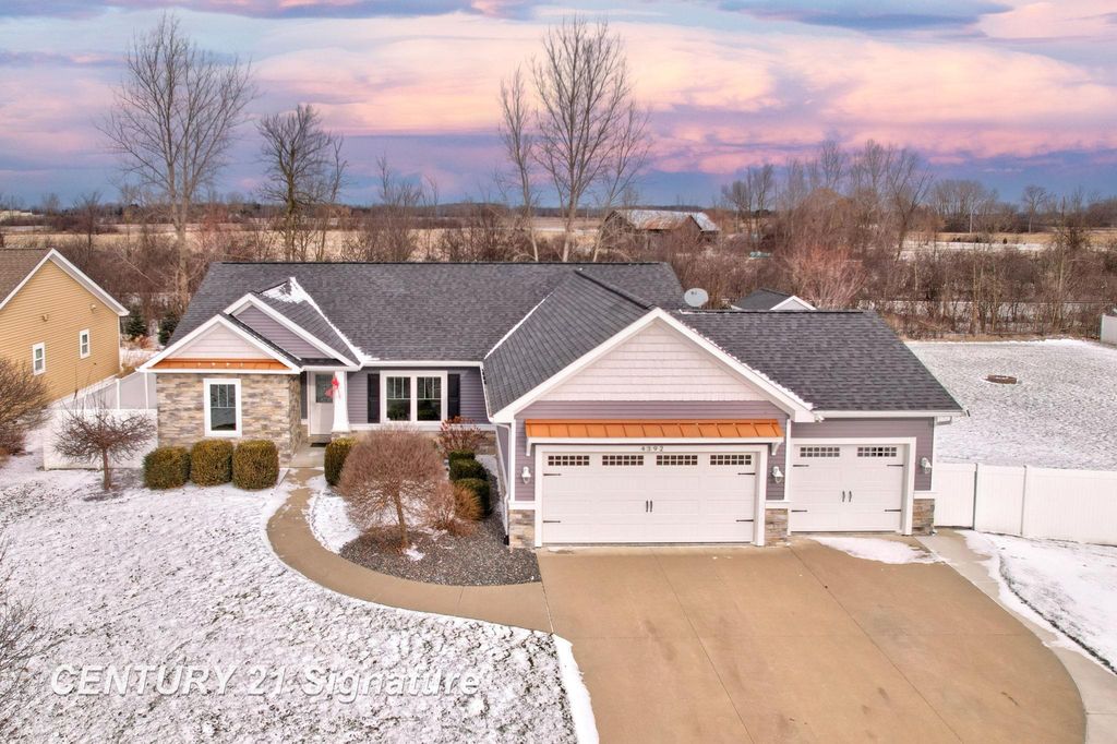 4392 Winterwood Lane, Saginaw, MI 48603
