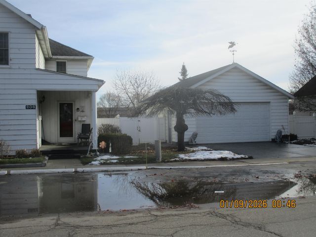 206 Marquette Street, Bay City, MI 48706