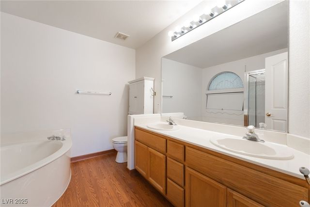 8705 Texas Bronco Avenue, Las Vegas, NV 89129