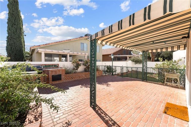 8705 Texas Bronco Avenue, Las Vegas, NV 89129