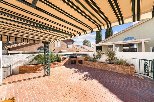 8705 Texas Bronco Avenue, Las Vegas, NV 89129