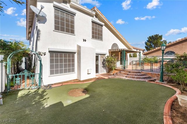 8705 Texas Bronco Avenue, Las Vegas, NV 89129