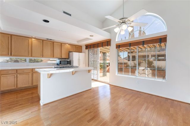 8705 Texas Bronco Avenue, Las Vegas, NV 89129