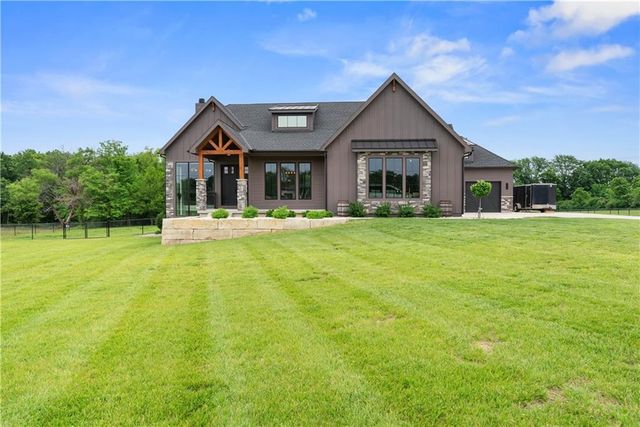 13405 Woodland Ranch Drive, Lone Jack, MO 64070