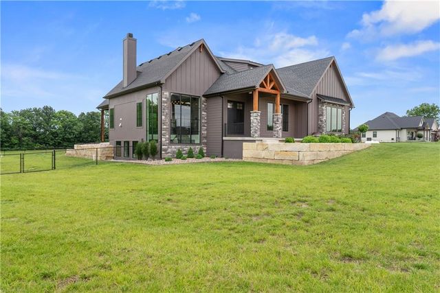 13405 Woodland Ranch Drive, Lone Jack, MO 64070