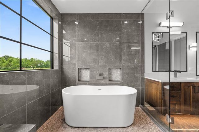 13405 Woodland Ranch Drive, Lone Jack, MO 64070