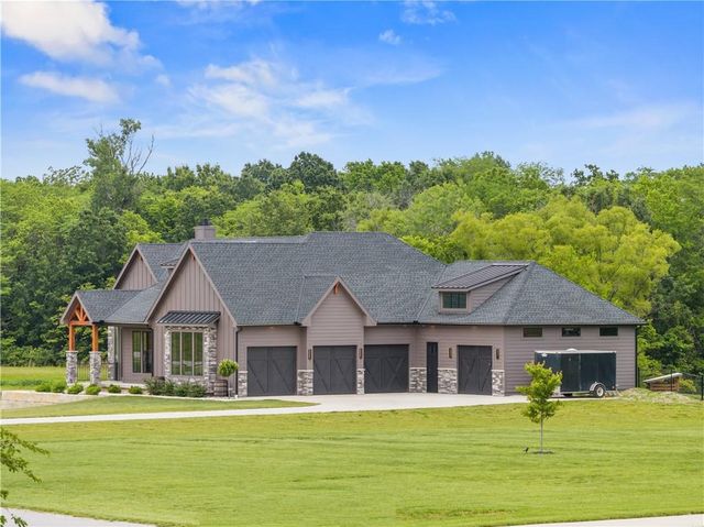 13405 Woodland Ranch Drive, Lone Jack, MO 64070