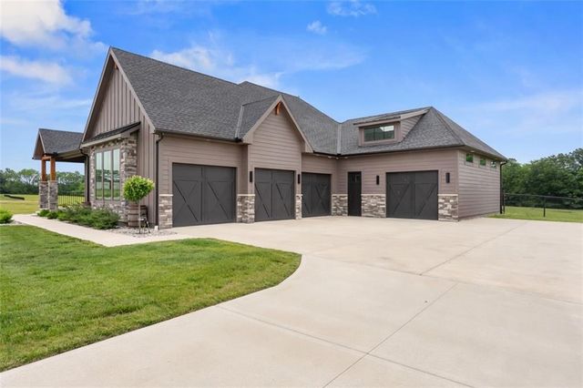 13405 Woodland Ranch Drive, Lone Jack, MO 64070