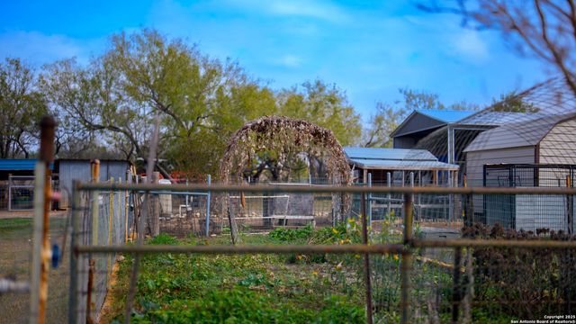 3585 Pittman, St Hedwig, TX 78152