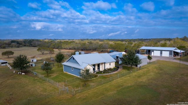 3585 Pittman, St Hedwig, TX 78152