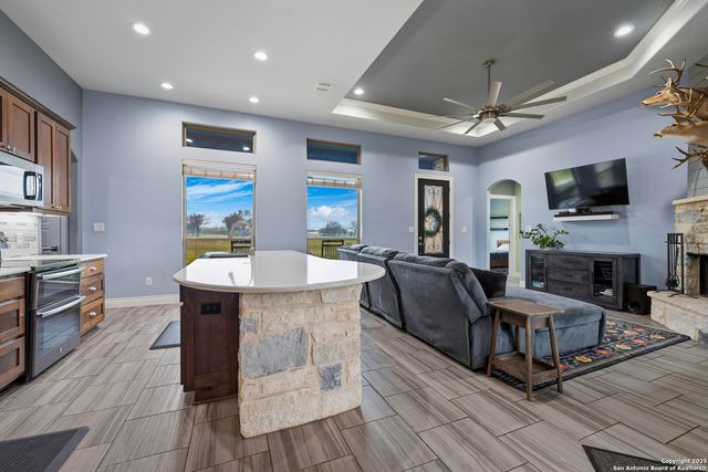 3585 Pittman, St Hedwig, TX 78152