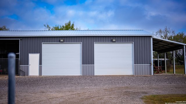 3585 Pittman, St Hedwig, TX 78152