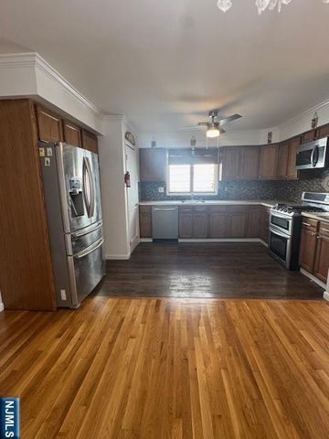 28 Rome Street, Newark, NJ 07105