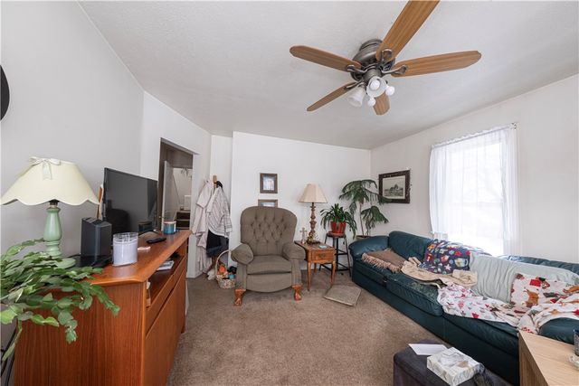 801 Vine St, Liberty Boro, PA 15133