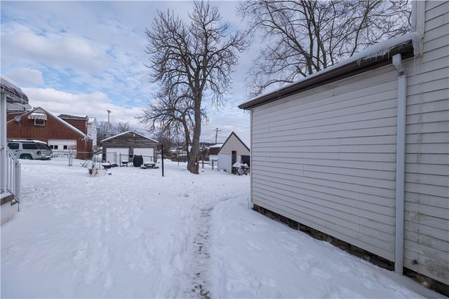 801 Vine St, Liberty Boro, PA 15133