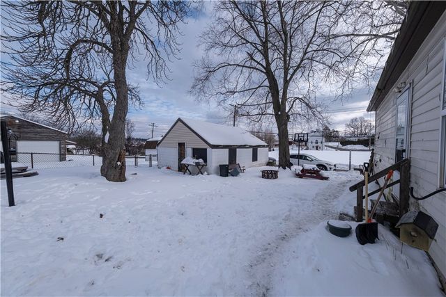 801 Vine St, Liberty Boro, PA 15133