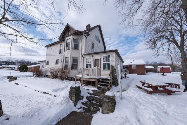 801 Vine St, Liberty Boro, PA 15133