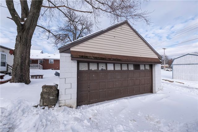 801 Vine St, Liberty Boro, PA 15133