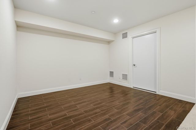 4 Preserve Court, White Plains, NY 10607