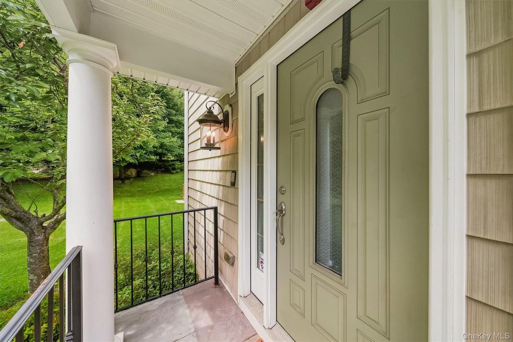 4 Preserve Court, White Plains, NY 10607 — photo 4