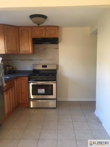 218 Newman Street 2513, Metuchen, NJ 08840