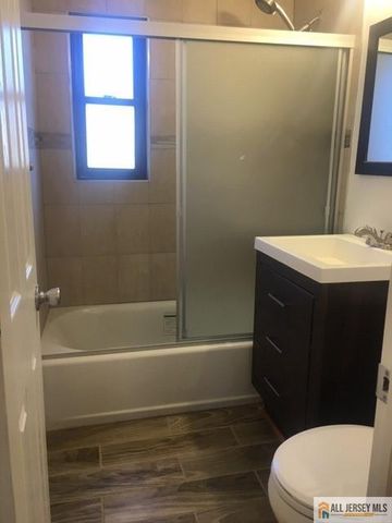 218 Newman Street 2513, Metuchen, NJ 08840
