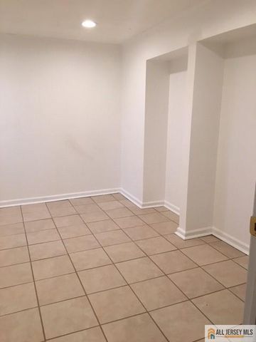 218 Newman Street 2513, Metuchen, NJ 08840