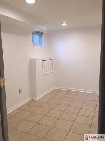 218 Newman Street 2513, Metuchen, NJ 08840