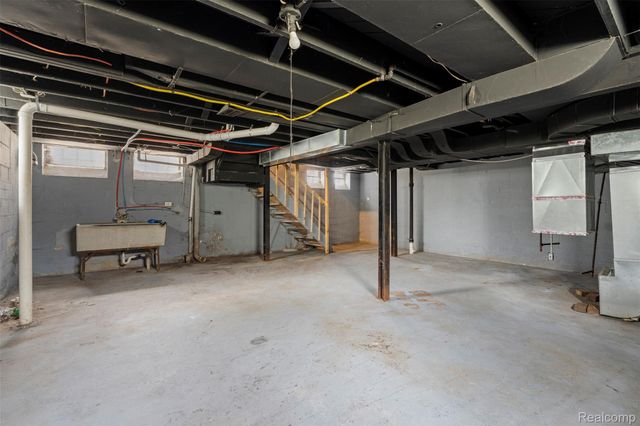 15082 Hazelridge Street, Detroit, MI 48205