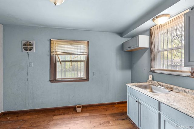 15082 Hazelridge Street, Detroit, MI 48205