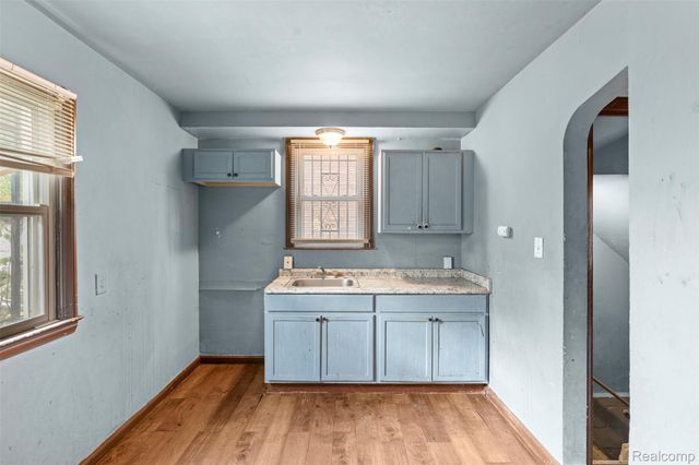 15082 Hazelridge Street, Detroit, MI 48205