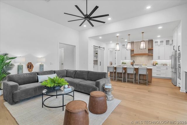 1223 N 71st Place, Broken Arrow, OK 74014