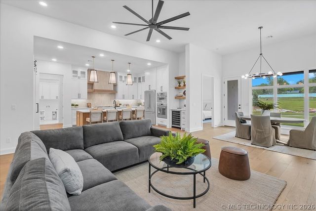 1223 N 71st Place, Broken Arrow, OK 74014