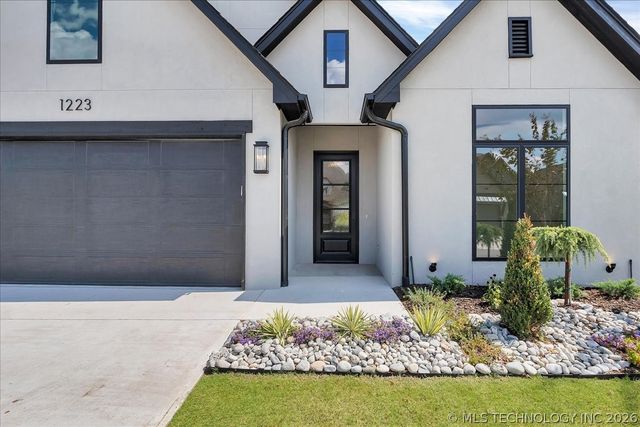 1223 N 71st Place, Broken Arrow, OK 74014
