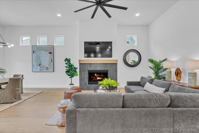 1223 N 71st Place, Broken Arrow, OK 74014