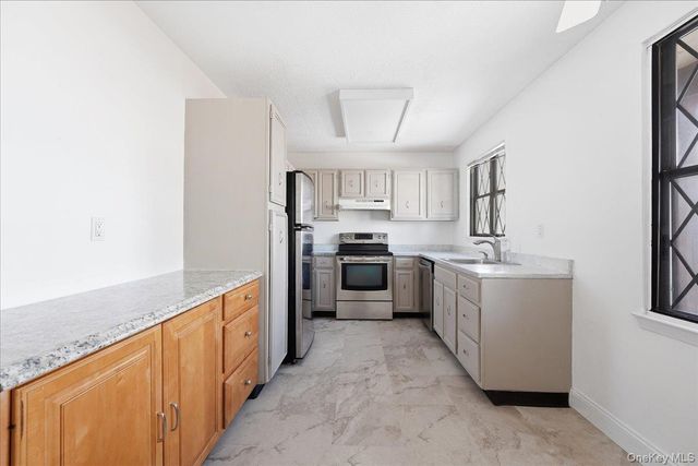 478 Sierra Vista Lane, Valley Cottage, NY 10989