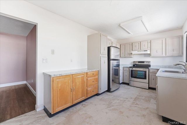 478 Sierra Vista Lane, Valley Cottage, NY 10989