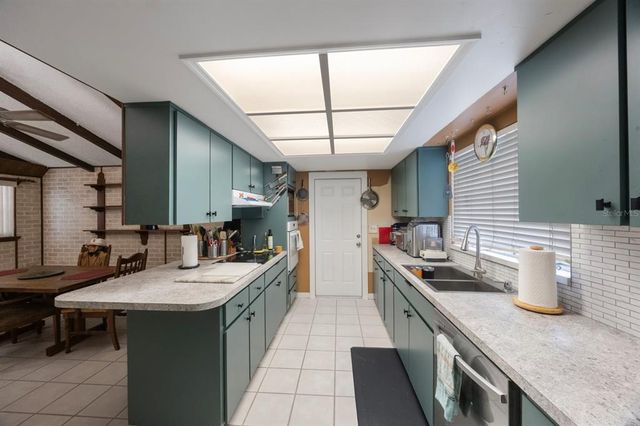 4701 LODESTONE DRIVE, Tampa, FL 33615