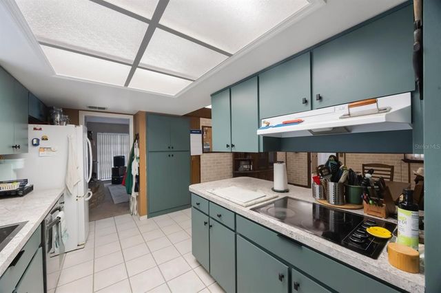 4701 LODESTONE DRIVE, Tampa, FL 33615