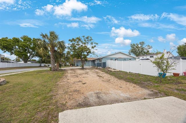 4701 LODESTONE DRIVE, Tampa, FL 33615