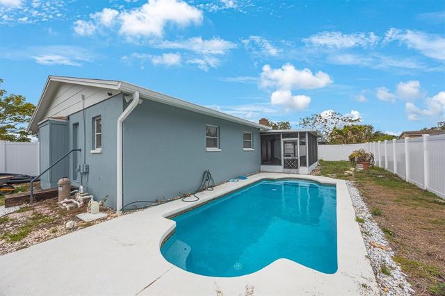 4701 LODESTONE DRIVE, Tampa, FL 33615
