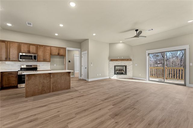 3 Whithorn Circle, Bella Vista, AR 72715